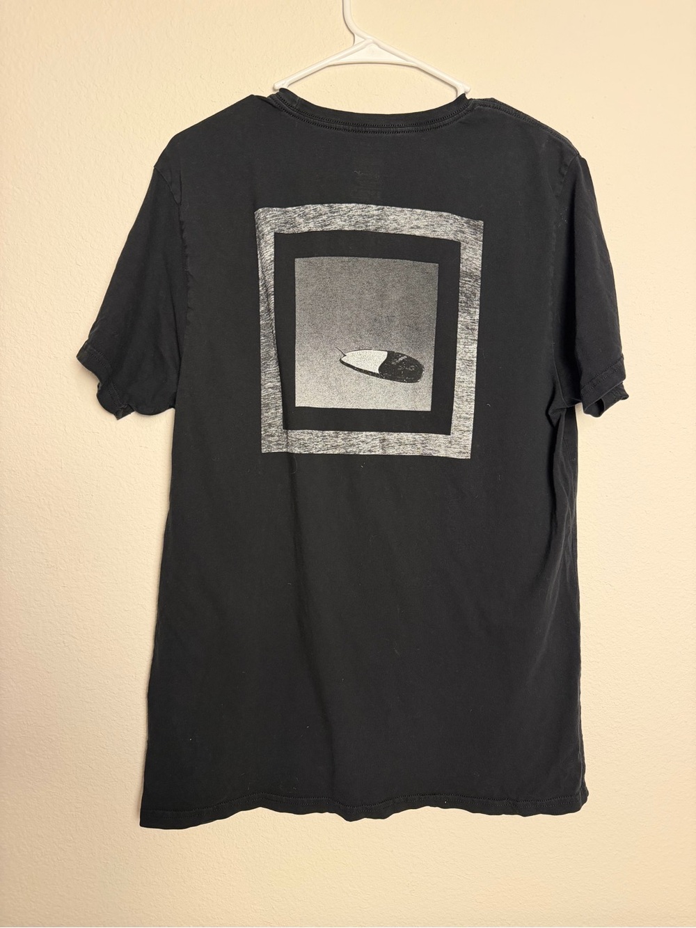 Billabong tailored fit t shirt surfboard black large